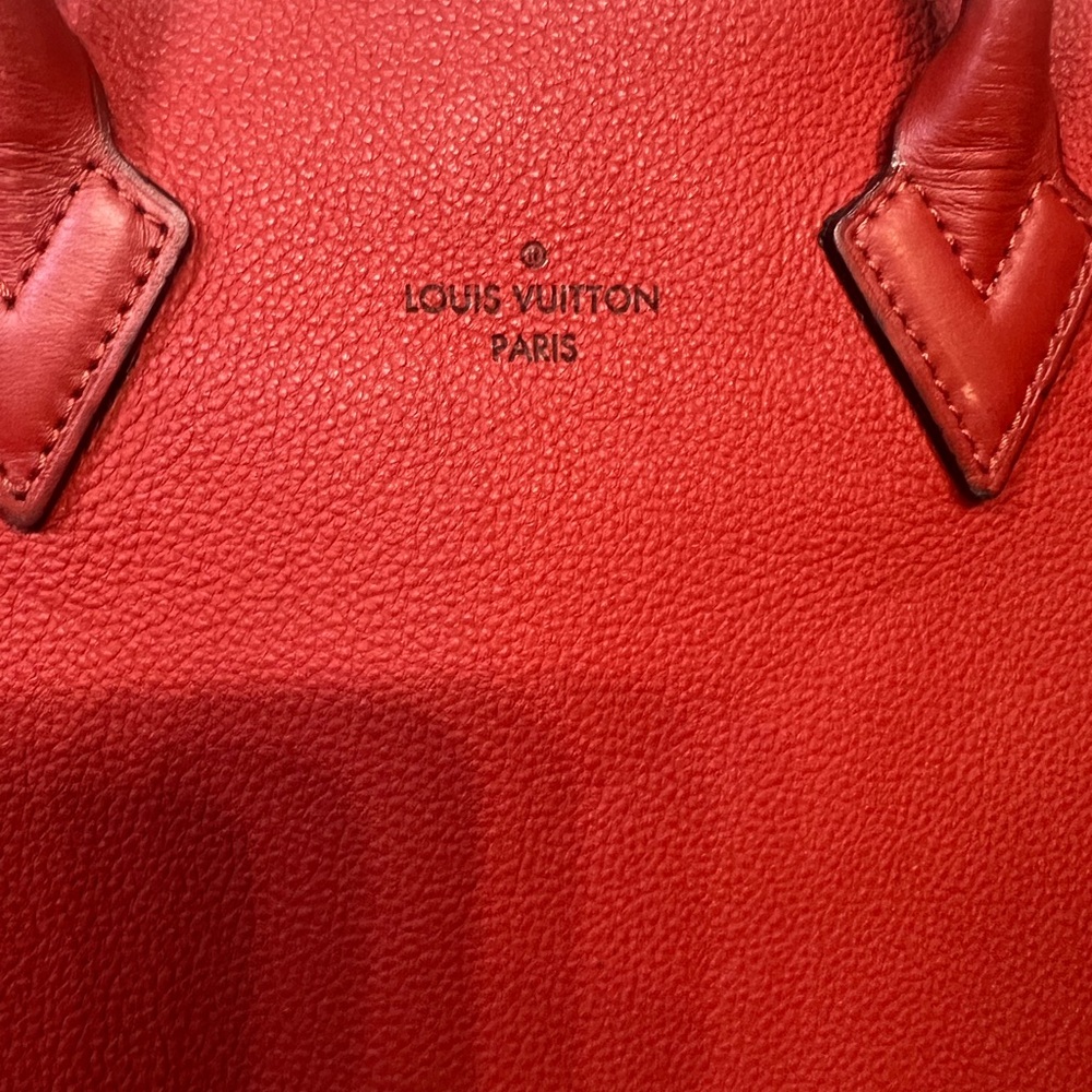 Louis Vuitton Red Tote with Textured Sides - Picture 3 of 16